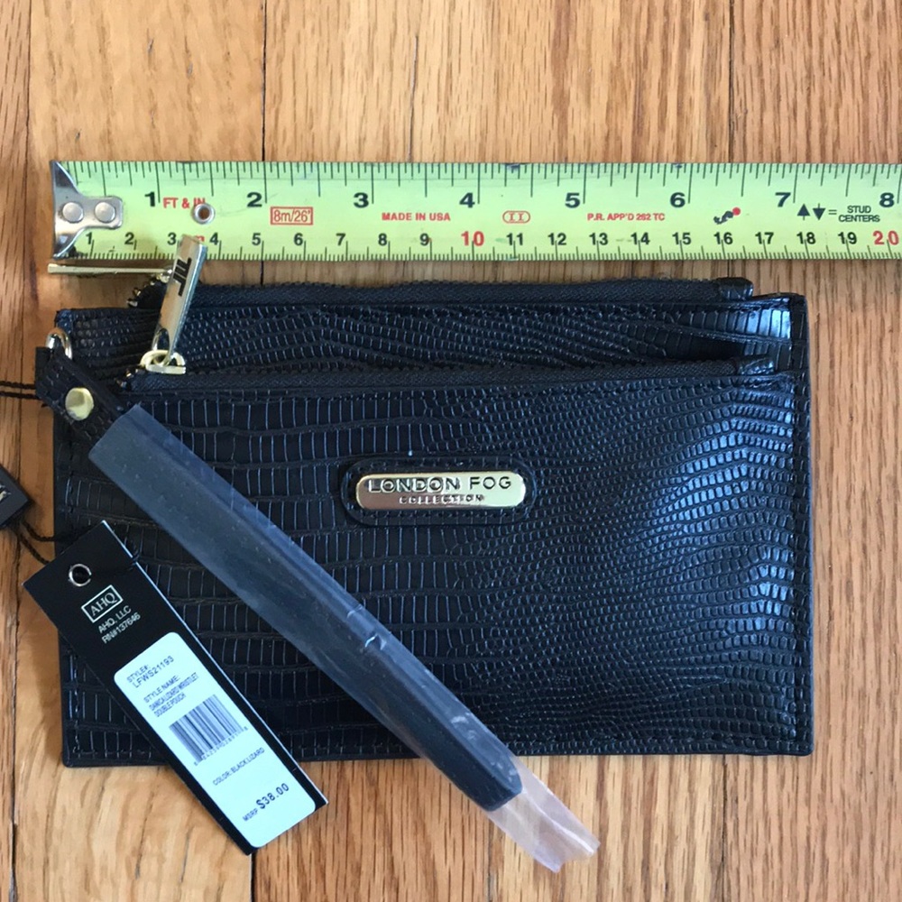 LONDON FOG Wristlet